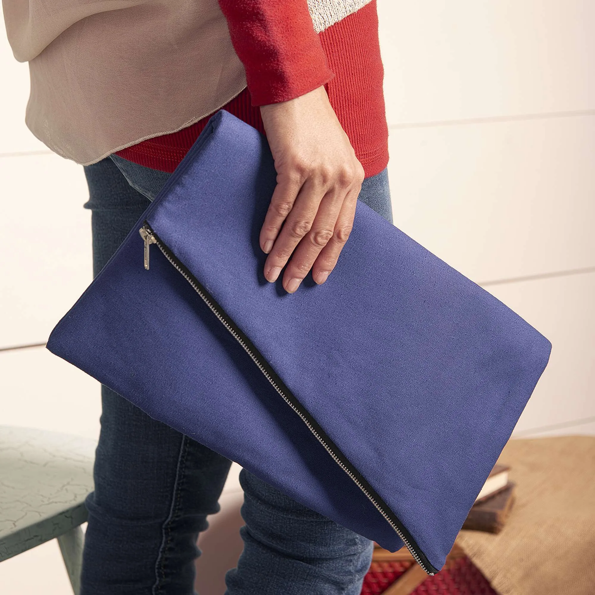 Coats & Clark Sewing Diagonal Zipper Clutch