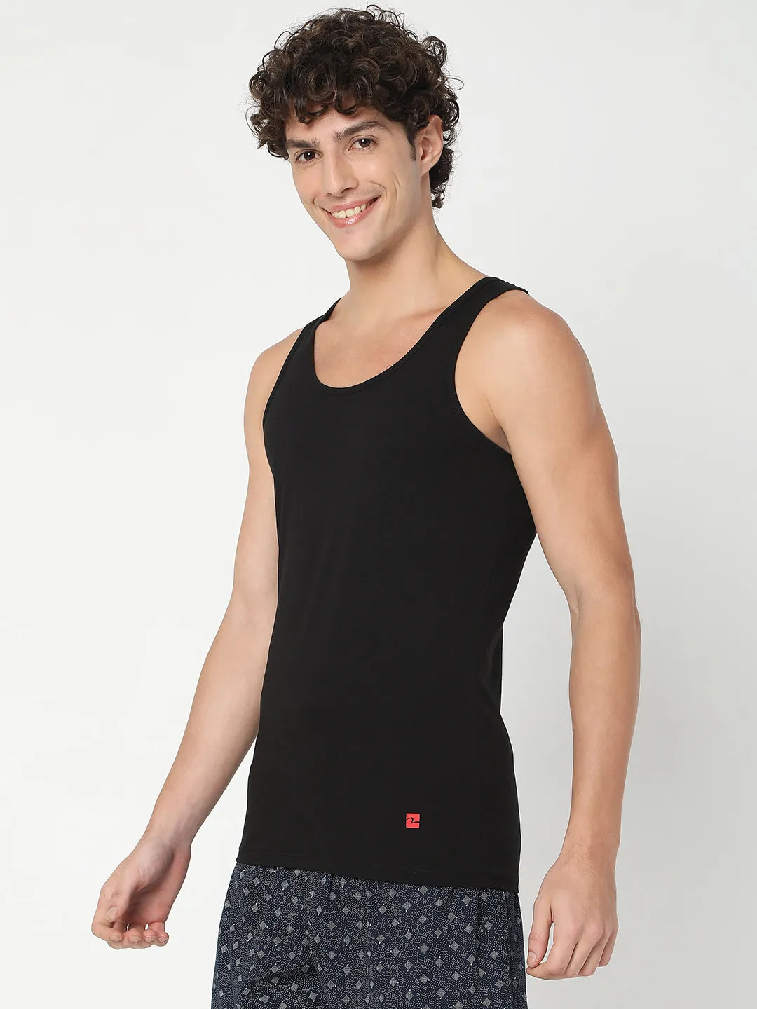 Men Premium Black Cotton Blend Regular Fit Vest - Underjeans By Spykar