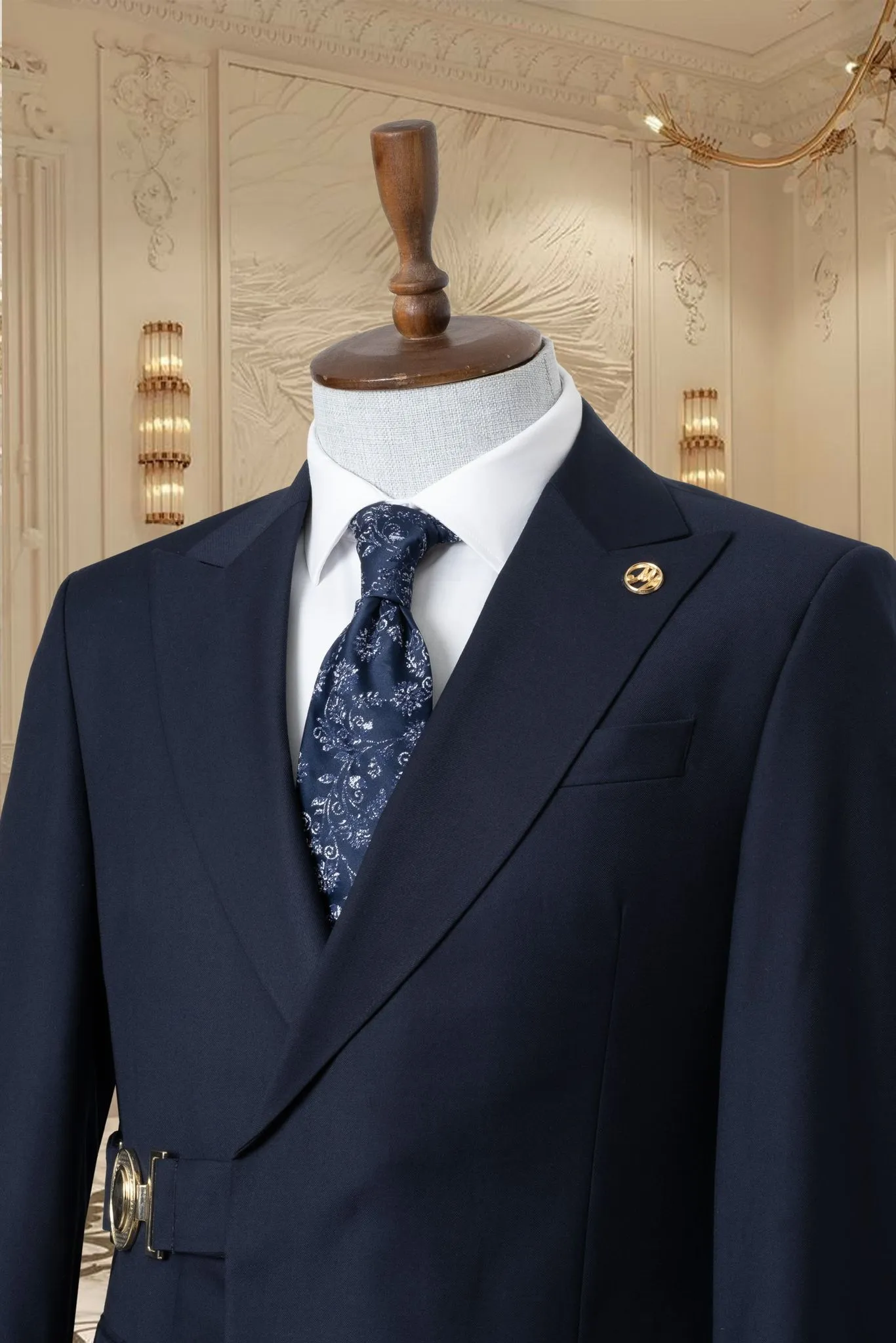 Navy Blue Notched Lapel Men Suit